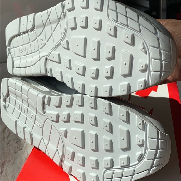 Air Max 1 LX - Metallic Gold & Platinum Ombré - Picture 5 of 6